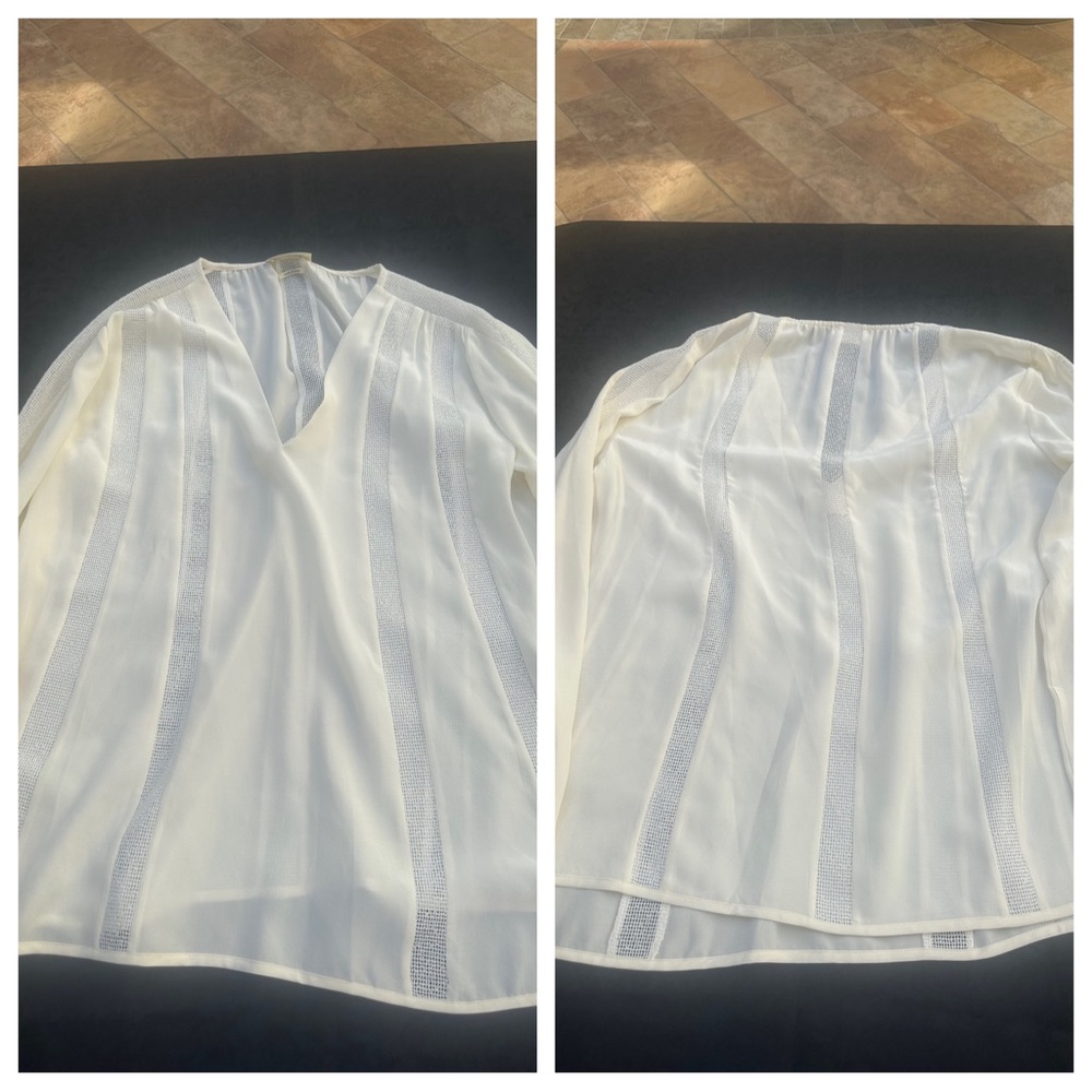 L’AGENCE Blouse size S
Pit to pit: 21”
Length: 27”
Silk/Polyester